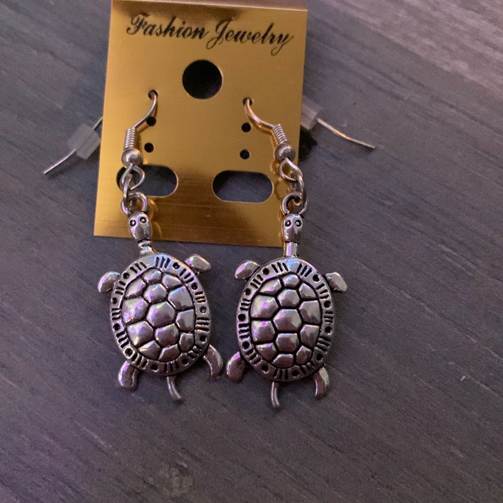 Silver turtle earrings